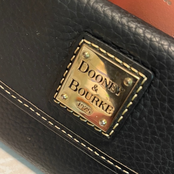 Dooney & Bourke Black Pebbled Leather Continental Wallet Clutch - Picture 7 of 12